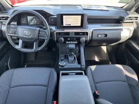Certified 2025 Toyota Tacoma SR5 image 21