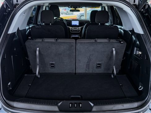 Used 2023 Ford Explorer XLT image 30