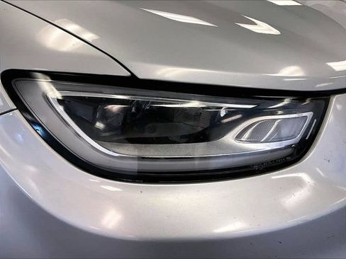 Used 2022 Chrysler Pacifica Limited AWD/4WD image 28