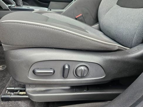 Used 2023 Chevrolet TrailBlazer LT w/ Convenience Package image 9