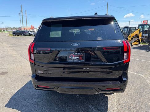 Used 2025 Ford Expedition Platinum w/ Stealth Performance Package AWD/4WD image 4