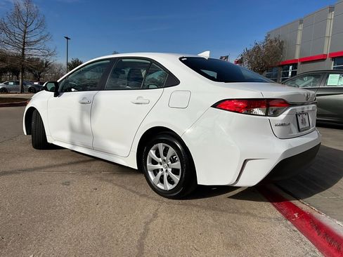 Used 2025 Toyota Corolla LE image 8