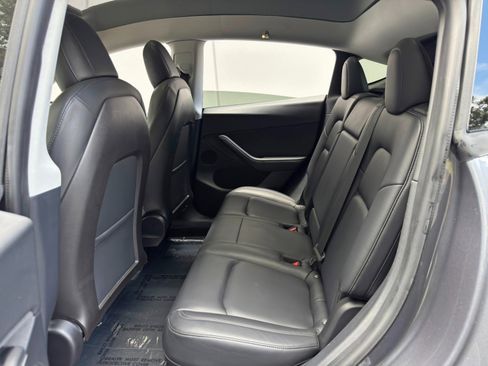 Used 2020 Tesla Model Y Long Range AWD/4WD image 41