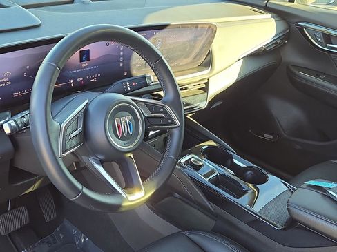 Used 2024 Buick Envision Preferred image 18
