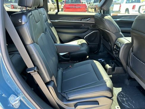 New 2026 Jeep Grand Cherokee L Limited AWD/4WD image 19