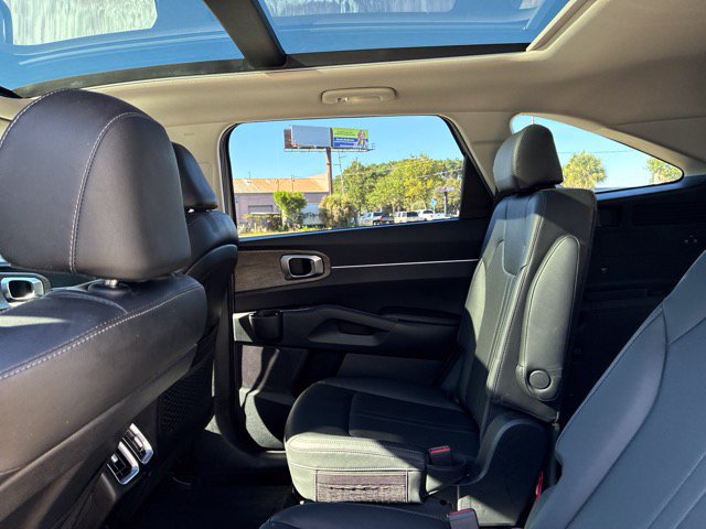 Used 2023 Kia Sorento EX w/ Panoramic Sunroof Package FWD image 21