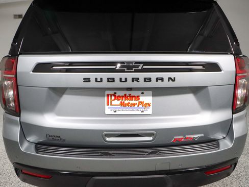 Used 2024 Chevrolet Suburban RST w/ Luxury Package image 8