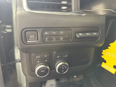 Used 2023 GMC Yukon Denali AWD/4WD image 26