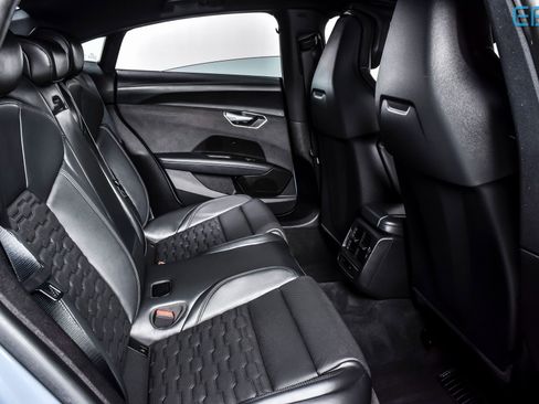 Used 2022 Audi e-tron GT Premium Plus w/ Performance Package image 21