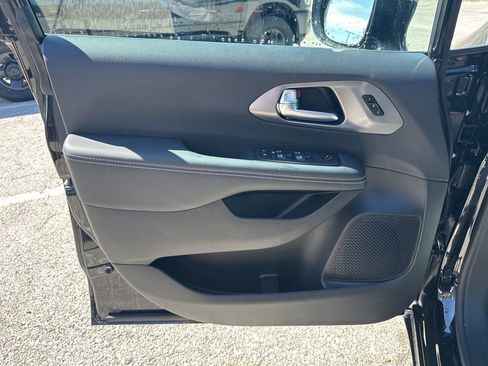 New 2026 Chrysler Pacifica Select image 60