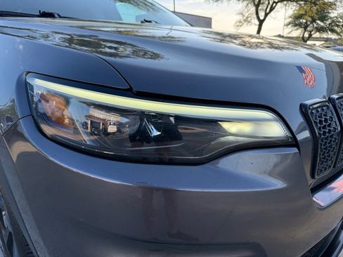 Used 2021 Jeep Cherokee Latitude Plus image 9