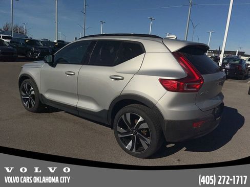 Certified 2025 Volvo XC40 B5 Plus image 7