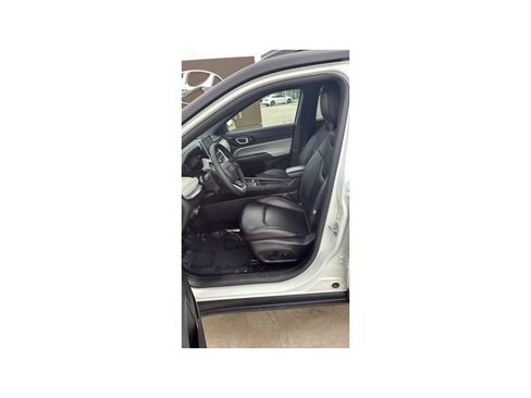Used 2025 Jeep Compass Limited AWD/4WD image 13