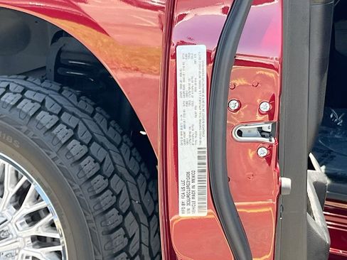 Used 2024 RAM 2500 Tradesman w/ Chrome Appearance Group AWD/4WD image 29