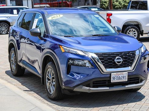 Used 2023 Nissan Rogue S FWD image 3