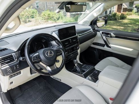 Used 2023 Lexus GX 460 Luxury w/ Sport Design Package AWD/4WD image 42