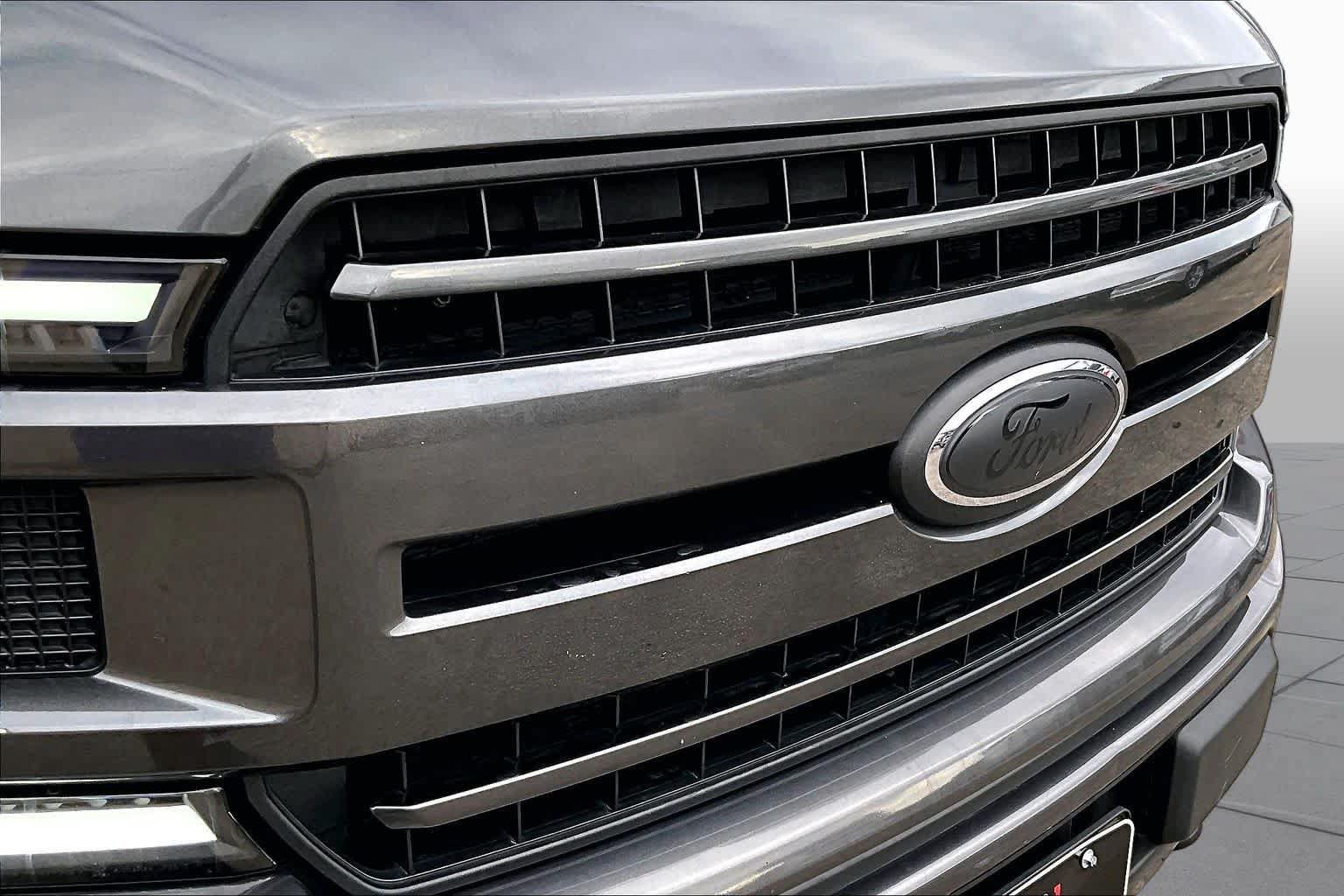 Used 2019 Ford F150 XLT w/ Equipment Group 302A Luxury AWD/4WD image 32