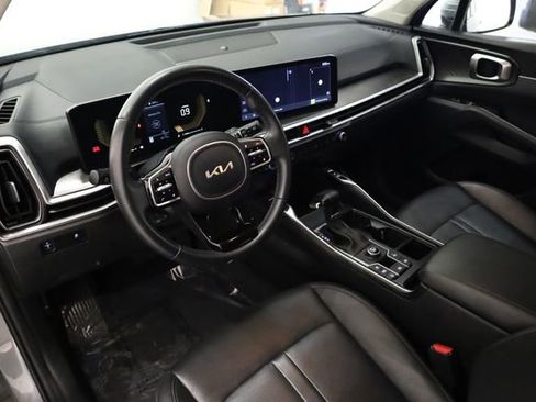 Used 2024 Kia Sorento S image 12
