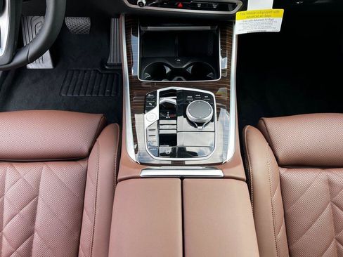 New 2026 BMW X5 xDrive40i w/ Parking Assistance Package AWD/4WD image 17