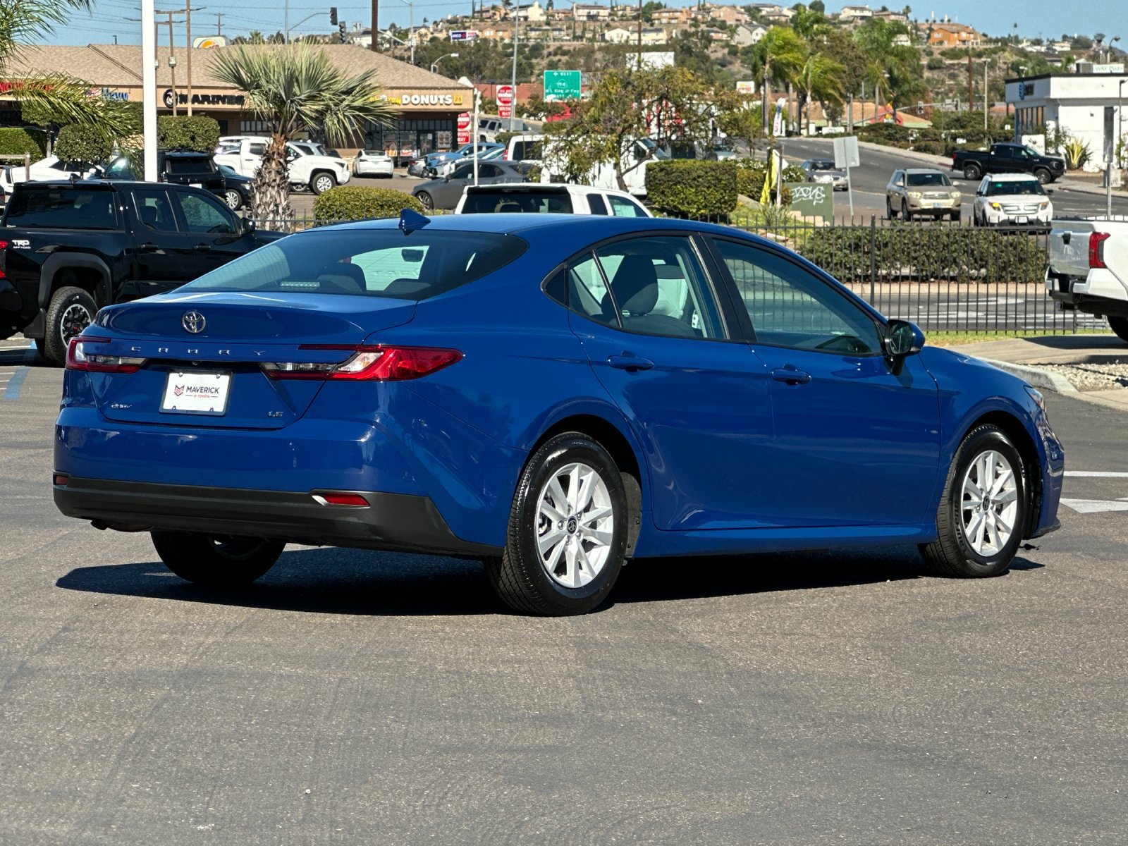 Used 2025 Toyota Camry LE FWD image 5