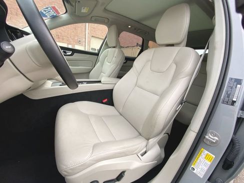 Used 2025 Volvo XC60 B5 Plus w/ Protection Package Premier AWD/4WD image 20