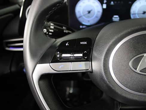 Certified 2024 Hyundai Elantra Limited image 24