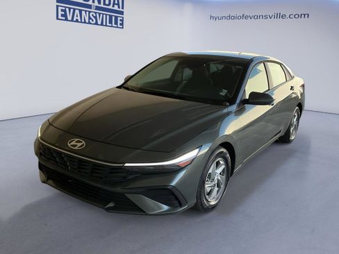 New 2026 Hyundai Elantra SE FWD image 1
