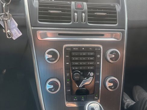 Used 2016 Volvo XC60 T6 w/ Proximity Package image 6