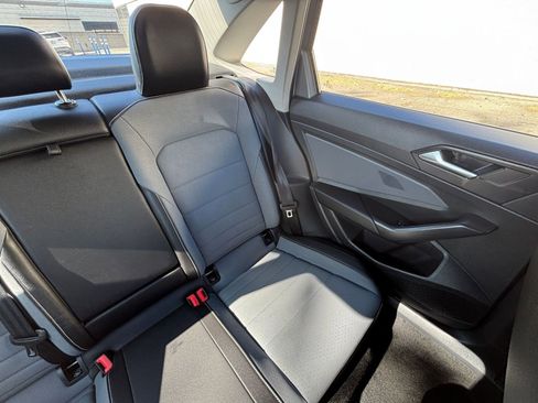 Used 2025 Volkswagen Jetta SE image 37