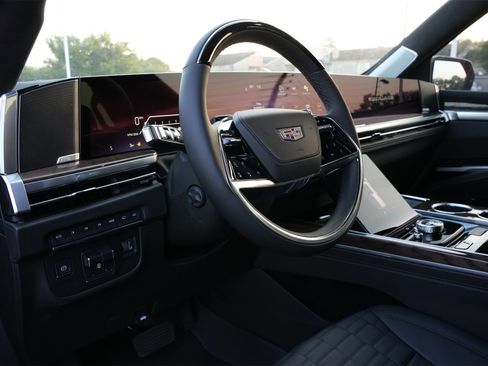 New 2025 Cadillac Escalade Sport Platinum w/ LPO, ONYX Package image 16