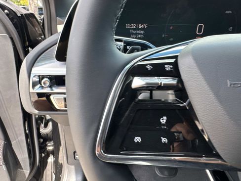 New 2025 Cadillac Lyriq Luxury image 28