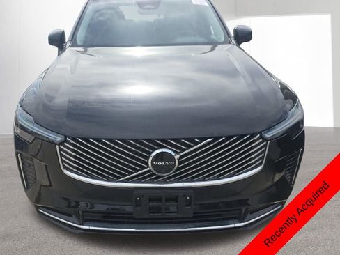 Used 2025 Volvo XC90 B6 Plus image 2