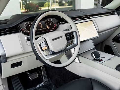 Used 2024 Land Rover Range Rover Autobiography AWD/4WD image 16