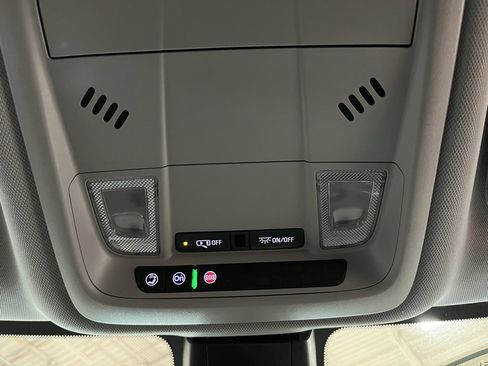 Used 2023 Chevrolet Blazer LT image 27