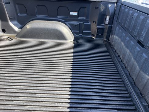 Used 2025 GMC Sierra 1500 SLT AWD/4WD image 11