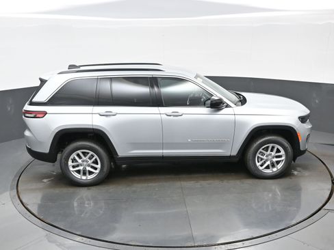 New 2026 Jeep Grand Cherokee Laredo image 23