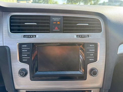 Used 2015 Volkswagen Golf Launch Edition FWD image 21