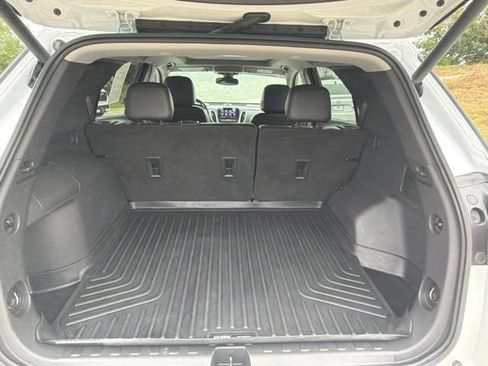 Used 2022 Chevrolet Equinox Premier FWD image 11