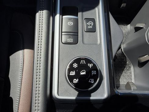 New 2026 Nissan Pathfinder Platinum w/ Lighting Package AWD/4WD image 21