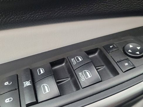 Used 2021 Jeep Cherokee Latitude Plus FWD image 27