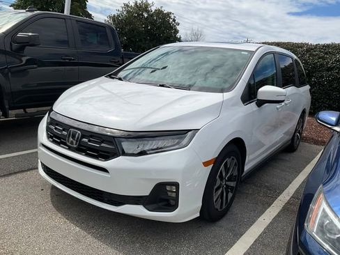 Used 2025 Honda Odyssey EX-L image 3
