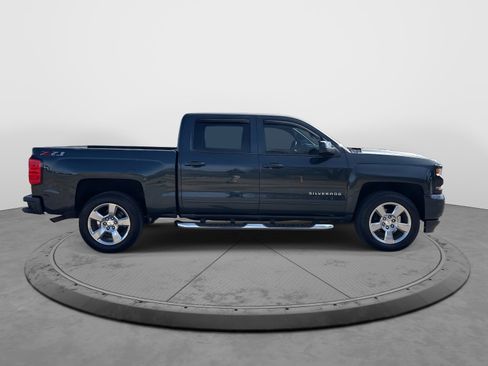 Used 2018 Chevrolet Silverado 1500 LT w/ All Star Edition image 9