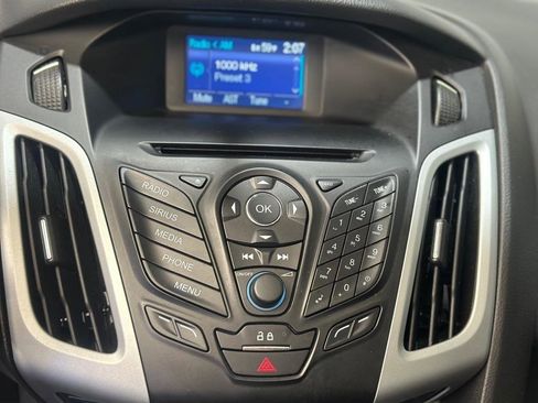 Used 2014 Ford Focus SE w/ Equipment Group 201A FWD image 18