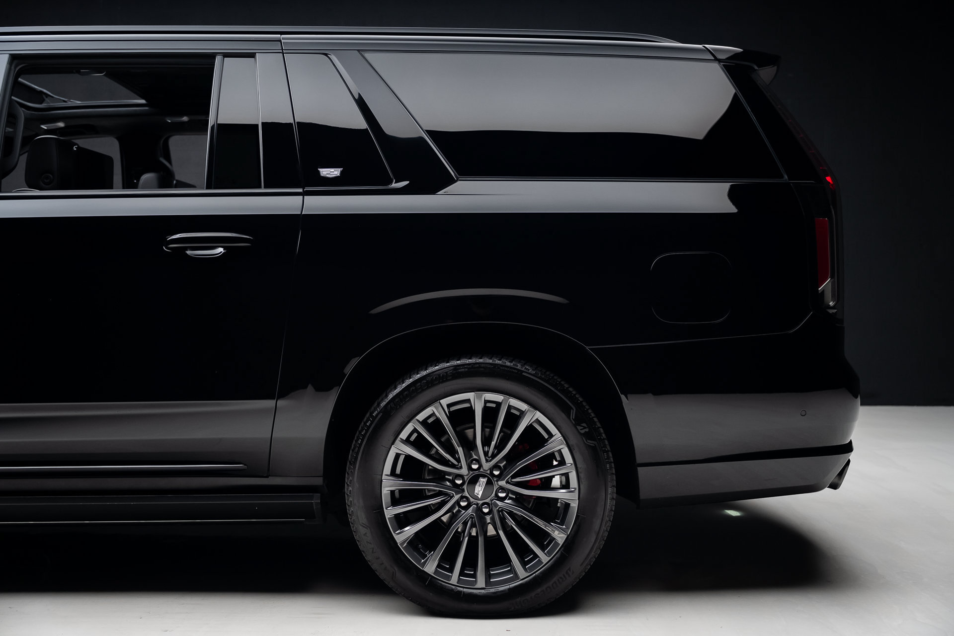 Used 2023 Cadillac Escalade ESV V AWD/4WD image 20