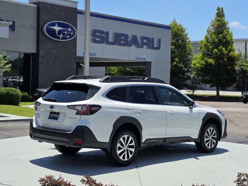 Used 2025 Subaru Outback Premium AWD/4WD image 5