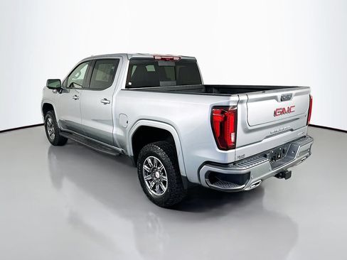 Used 2024 GMC Sierra 1500 AT4 w/ Technology Package AWD/4WD image 5