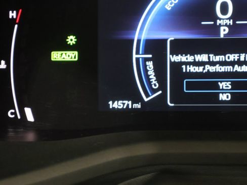 Used 2025 Toyota Camry SE AWD/4WD image 36