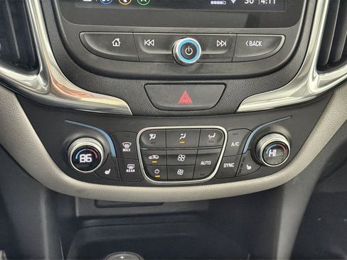 Used 2019 Chevrolet Equinox LT w/ Sun & Navigation Package image 21