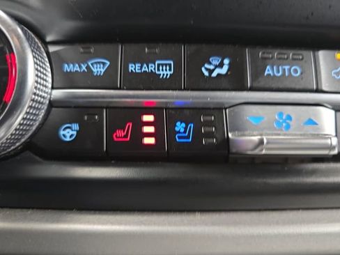 Used 2024 Ford Expedition XLT image 34