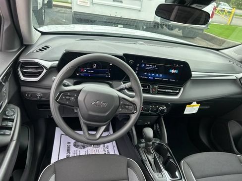 New 2026 Chevrolet TrailBlazer LT w/ Midnight Edition FWD image 25